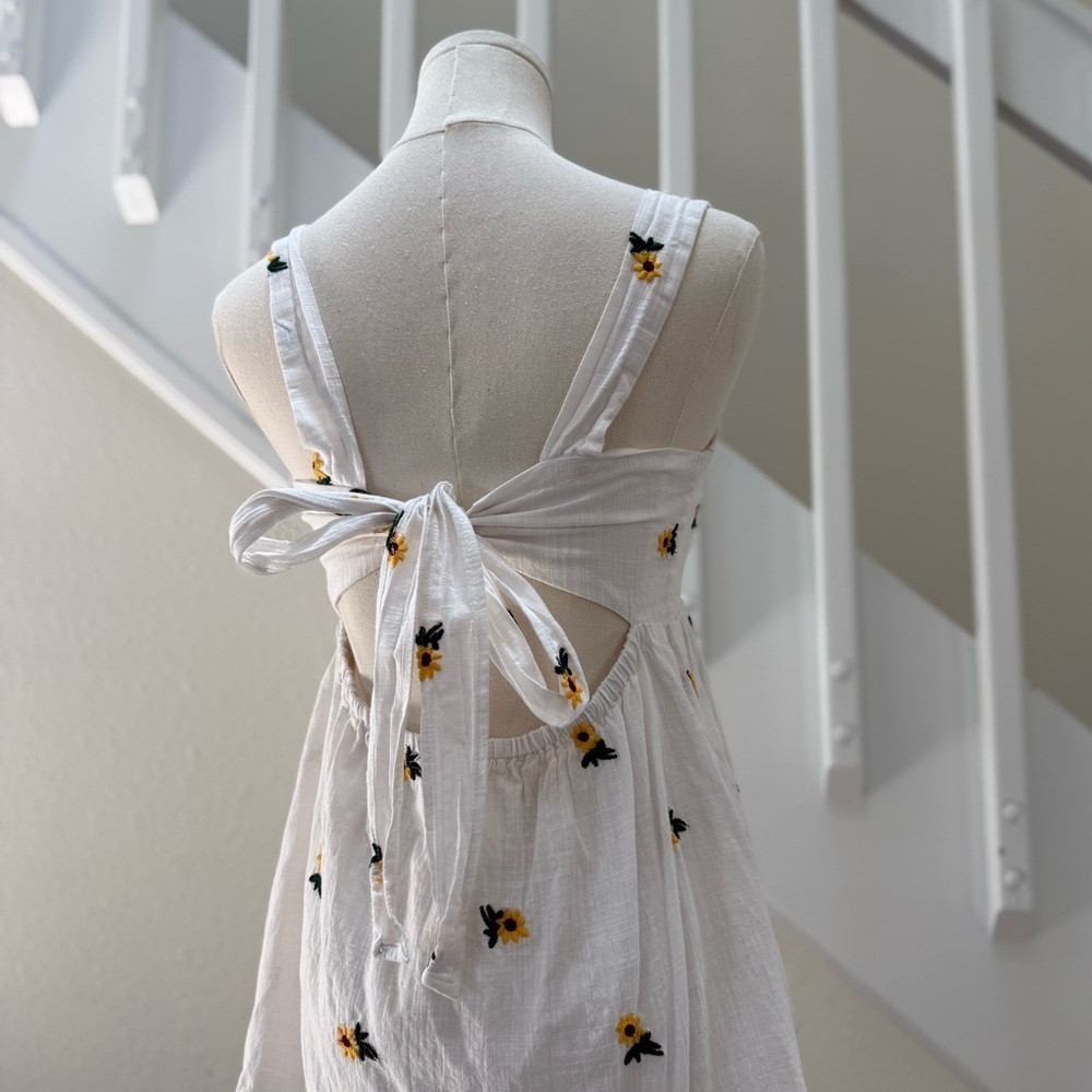 Rewind Floral Sunflower Embroidered White Mini Summer Sundress Size Large - Picture 12 of 13